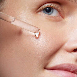 Tuote annostellaan kadelle pipetilla